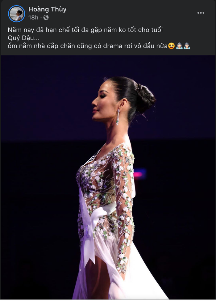 Á hậu Hoàng Thùy đăng tải dòng trạng thái ẩn ý trước ồn ào giữa cô nàng và stylist Trần Đạt do cộng đồng mạng dấy lên.