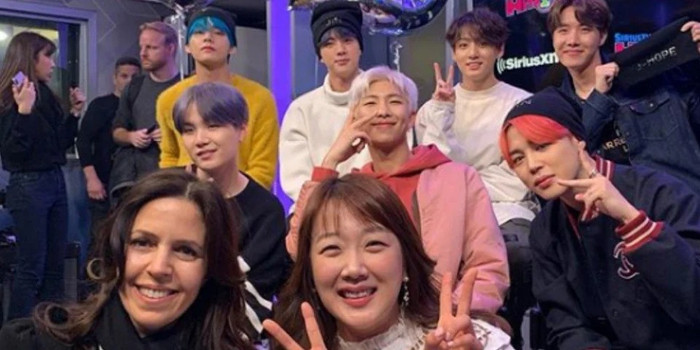 Tặng quà cho BTS, nữ diễn viên 'Gia đình là số một' Seo Min Jung nhận cả rổ gạch đá Ảnh 3