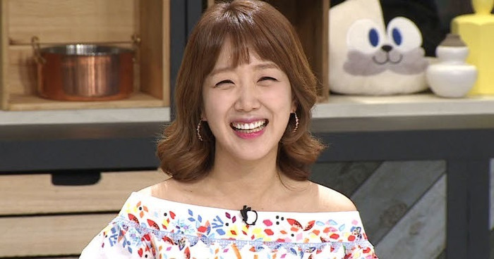 Tặng quà cho BTS, nữ diễn viên 'Gia đình là số một' Seo Min Jung nhận cả rổ gạch đá Ảnh 7