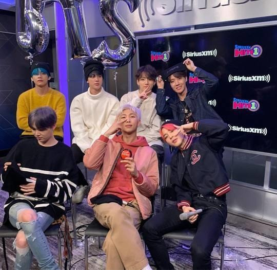 Tặng quà cho BTS, nữ diễn viên 'Gia đình là số một' Seo Min Jung nhận cả rổ gạch đá Ảnh 8