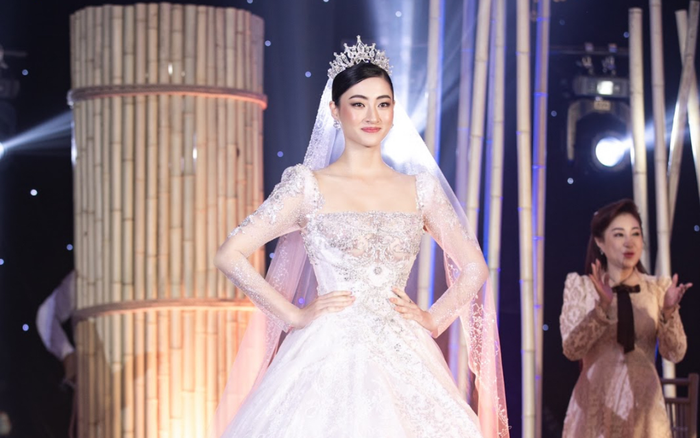 Lương Thùy Linh lập kỷ lục với chiếc váy cưới của NTK Anh Thư được đấu giá cao nhất lịch sử Vbiz Ảnh 2