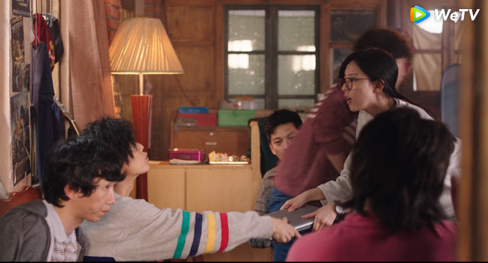 'Xuyên việt hỏa tuyến': Những cảnh quay khó đỡ- diễn viên dám diễn, nhà đài dám chiếu Ảnh 32