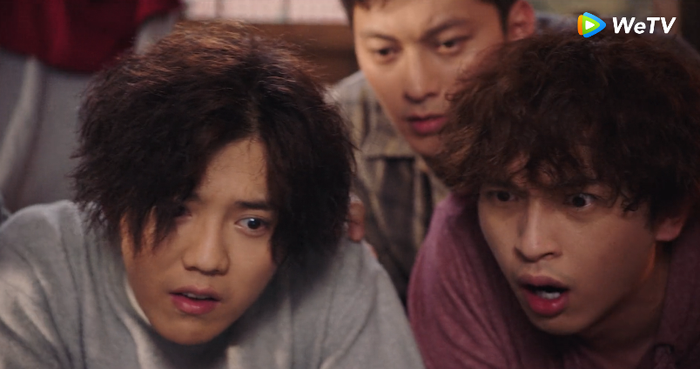 'Xuyên việt hỏa tuyến': Những cảnh quay khó đỡ- diễn viên dám diễn, nhà đài dám chiếu Ảnh 29