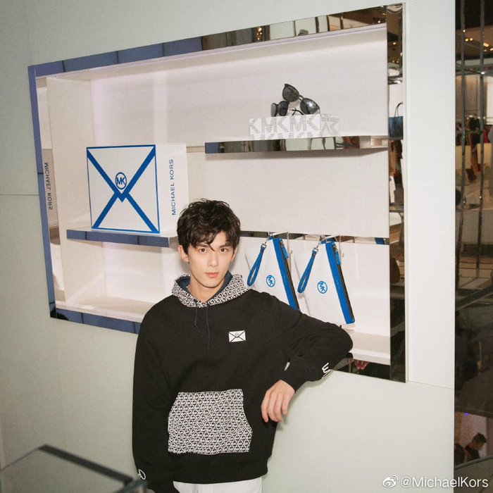 Hình ảnh Ngô Lỗi xuất hiện lộ vẻ mệt mỏi sau tin đồn bị Tencent phong sát Ảnh 12