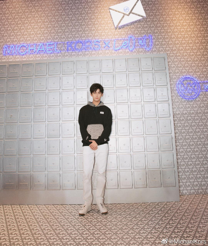 Hình ảnh Ngô Lỗi xuất hiện lộ vẻ mệt mỏi sau tin đồn bị Tencent phong sát Ảnh 13