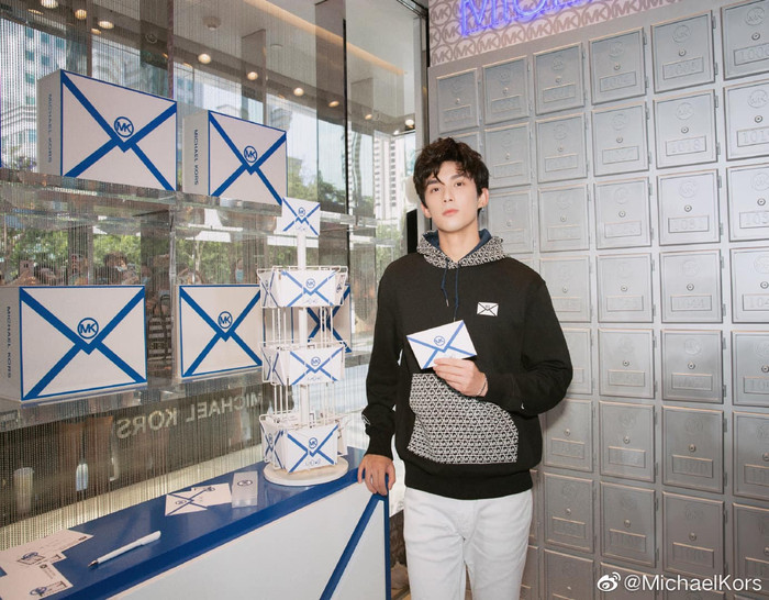 Hình ảnh Ngô Lỗi xuất hiện lộ vẻ mệt mỏi sau tin đồn bị Tencent phong sát Ảnh 14