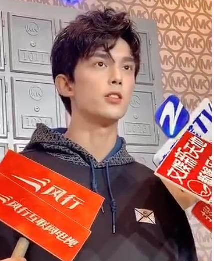 Hình ảnh Ngô Lỗi xuất hiện lộ vẻ mệt mỏi sau tin đồn bị Tencent phong sát Ảnh 17