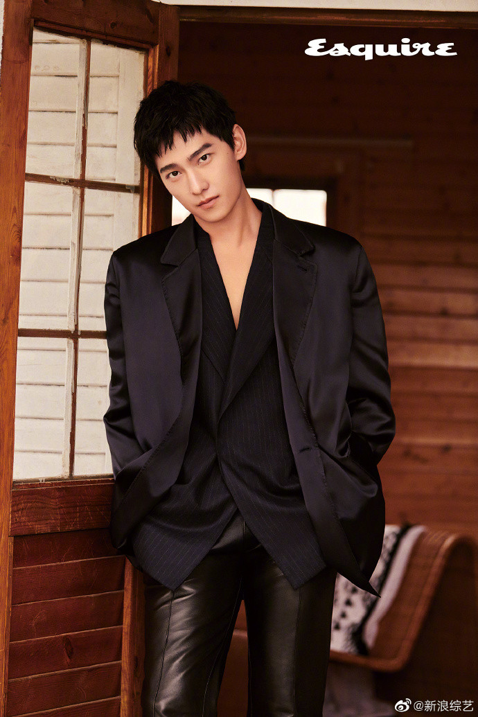 Không chỉ 'thôi miên thị giác' qua vẻ ngoài điển trai, Dương Dương còn thu hút người xem bằng ánh mắt Ảnh 12