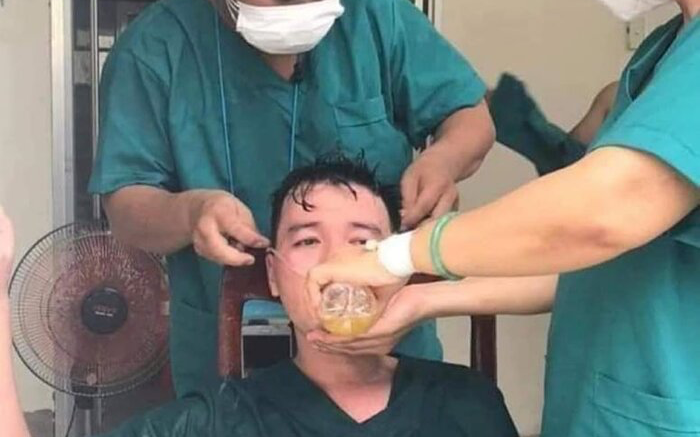 Thứ trưởng Bộ Y tế: Cần đảm bảo an toàn cho các nhân viên của Trung tâm cấp cứu 115 Đà Nẵng trong đại dịch chống COVID-19 Ảnh 2