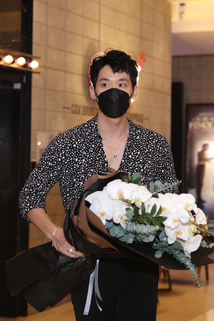 Họp báo web-drama 'Hạnh phúc trong tầm tay': Tuấn Trần điển trai, Hoa hậu Diễm Trần bác bỏ tin đồn thân thiết với Ngọc Trinh Ảnh 4
