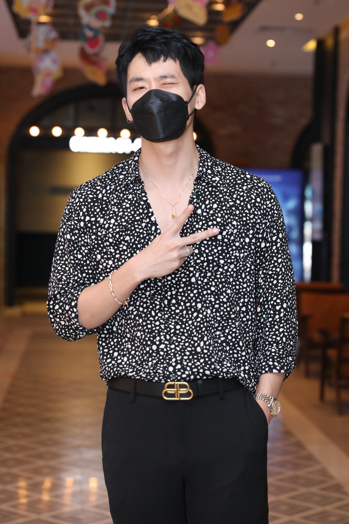 Họp báo web-drama 'Hạnh phúc trong tầm tay': Tuấn Trần điển trai, Hoa hậu Diễm Trần bác bỏ tin đồn thân thiết với Ngọc Trinh Ảnh 11
