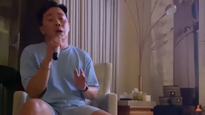 Trấn Thành cover Hoa nở không màu (Hoài Lâm), khán giả đứng ngồi không yên vì sợ nam MC... 'đứt gân cổ' Ảnh 5