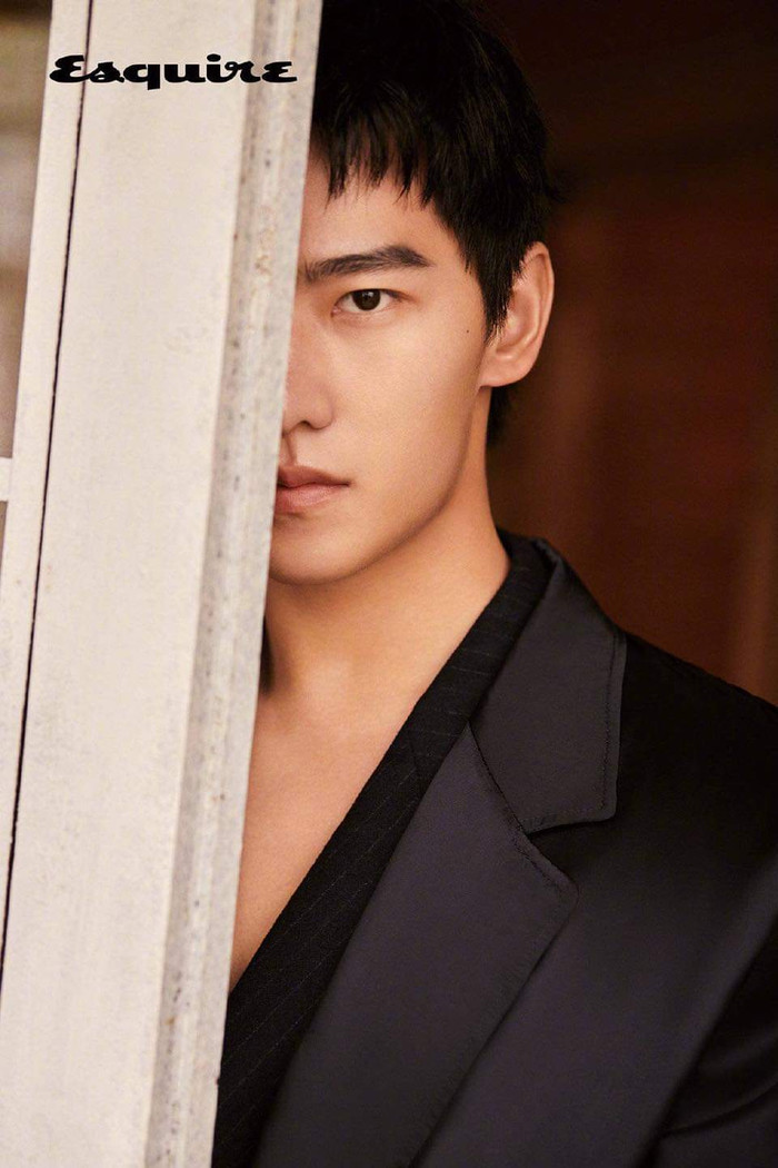 Dương Dương trên ESQUIRE: Đầy trưởng thành và nam tính Ảnh 4