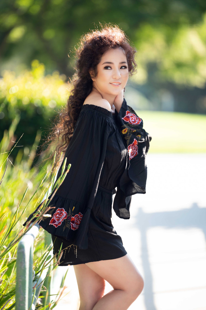 Danh hài Thúy Nga gây 'hoang mang' khi hóa thân Shakira nhưng lại cover nhạc trữ tình của Hoài Lâm Ảnh 3