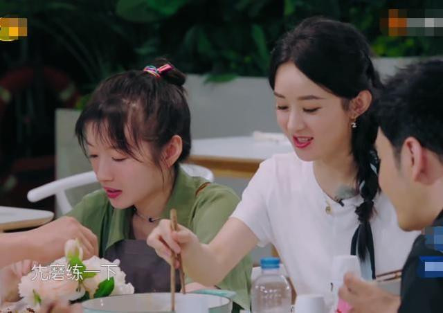 Triệu Lệ Dĩnh lại bị dân mạng chỉ trích về thói ăn uống khi dùng chung bát cùng với Vương Nhất Bác Ảnh 5