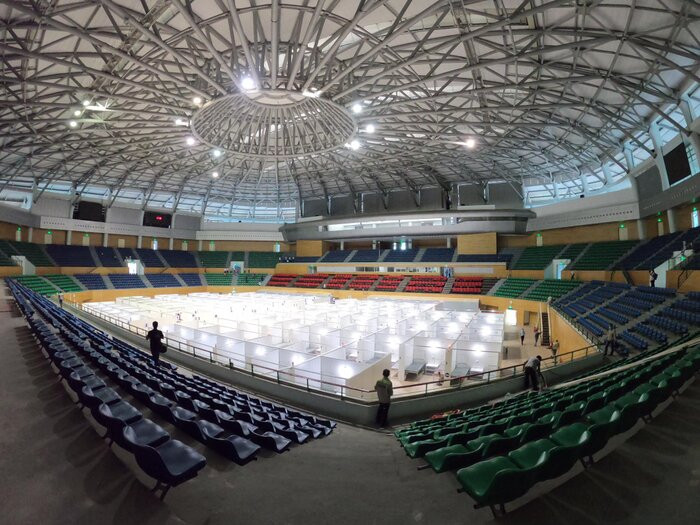 Thứ trưởng Bộ Y tế Nguyễn Trường Sơn đi kiểm tra Bệnh viện Dã chiến Tiên Sơn.