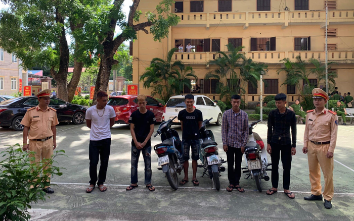 Triệu tập nhóm 'quái xế' lạng lách đánh võng trên quốc lộ 1A Ảnh 2