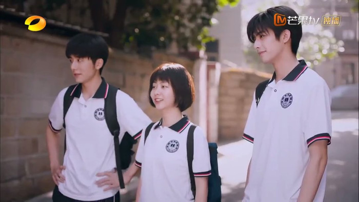 Đàm Tùng Vận, Tống Uy Long trong ngọt ngào có chút ngượng: Đóng cảnh hôn nhưng trăm người đứng xem Ảnh 4