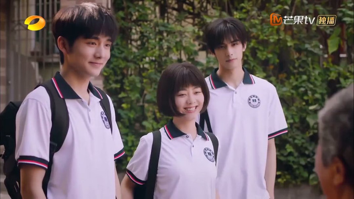 Đàm Tùng Vận, Tống Uy Long trong ngọt ngào có chút ngượng: Đóng cảnh hôn nhưng trăm người đứng xem Ảnh 5