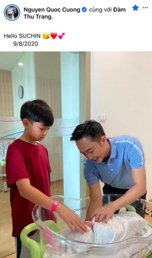  Subeo luôn sát cánh bên bố Cường Đô La và mẹ Đàm Thu Trang trong những ngày ở bệnh viện để phụ chăm em