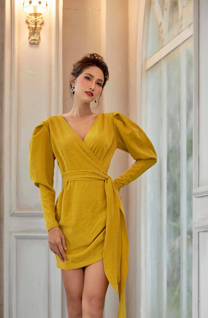 Bùi Đình Hoài Sa đẹp cuốn hút với layout make-up sang sắc sảo.