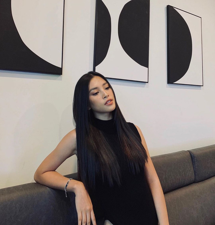 Nàng hậu 20 tuổi thường xuyên 'thả thính' fan bằng những bức hình khoe vẻ đẹp cá tính.