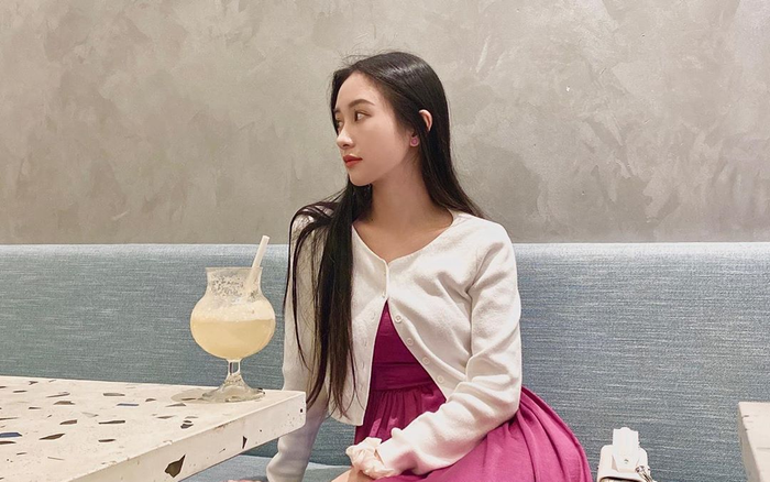 Ngày thường diện hở tới đỏ mặt, mà nay Jun Vũ bỗng kín cổng cao tường đến lạ Ảnh 2