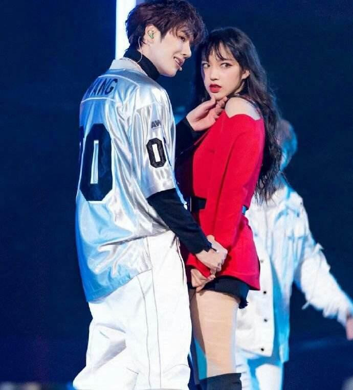 Vương Nhất Bác bị Triệu Lệ Dĩnh phàn nàn vì ít nói trong khi Tiêu Chiến lại 'quá mệt mỏi' vì bạn diễn nói quá nhiều Ảnh 13