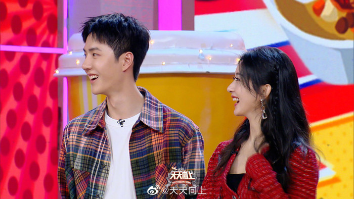 Vương Nhất Bác bị Triệu Lệ Dĩnh phàn nàn vì ít nói trong khi Tiêu Chiến lại 'quá mệt mỏi' vì bạn diễn nói quá nhiều Ảnh 10