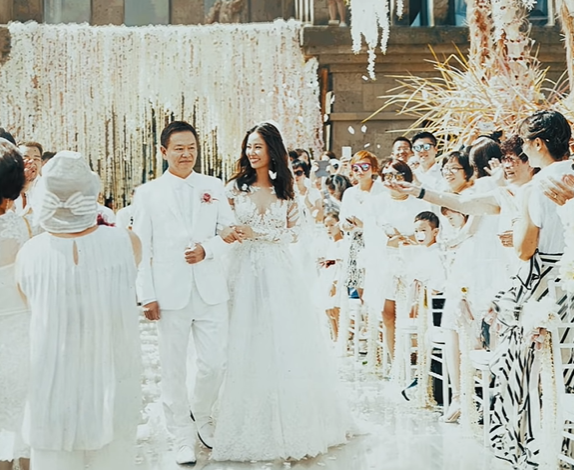 Loạt ảnh hiếm hoi chưa từng được tiết lộ trong ngày cưới của Hoắc Kiến Hoa và Lâm Tâm Như