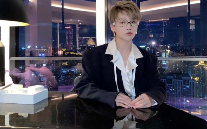 Là 'lính mới' nhưng Lưu Vũ Hân đã chứng tỏ sức hút 'chất chơi' qua số lượng tiêu thụ tạp chí Ảnh 2