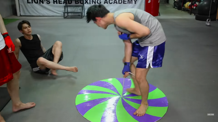 Trước khi 'Still 2gether' chính thức lên sóng, bộ ba Bright - Win - Drake tái ngộ trên sàn Boxing Ảnh 15