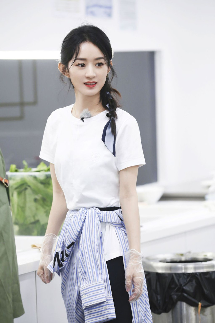 Triệu Lệ Dĩnh trong show Nhà hàng Trung Hoa.