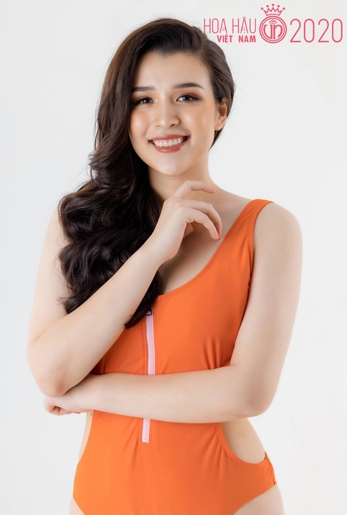 Nhan sắc ngọt ngào của nữ sinh Hà thành Hoàng Thùy Anh.