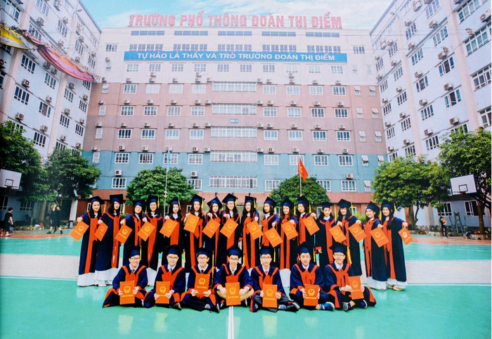 Tập thể lớp 9C1- Trường THPT Đoàn Thị Điểm                                           