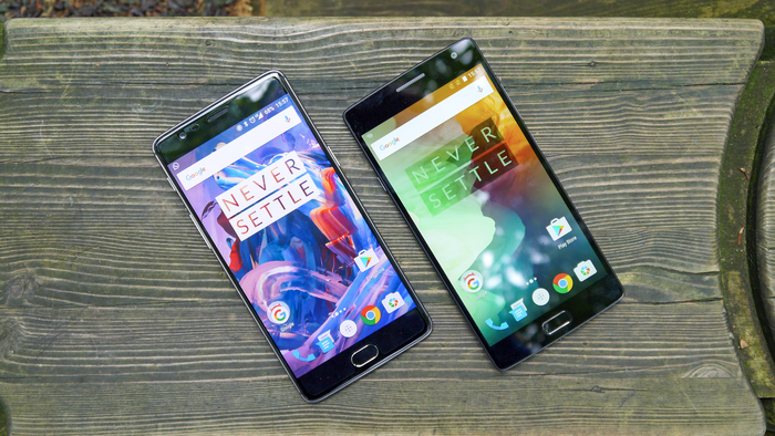 OnePlus 3 đọ dáng cùng OnePlus 2. (Ảnh: TechRadar)