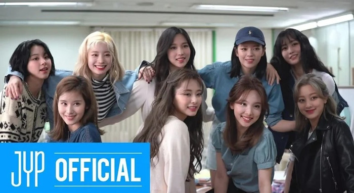 Jeongyeon (TWICE) không tham gia 'Soribada Best K-Music Awards 2020' vì sức khỏe yếu Ảnh 4