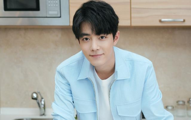 Nhìn vào ảnh bố mẹ của Tiêu Chiến mới thấy rằng nhan sắc của ngôi sao Trần tình lệnh là đẹp tự nhiên Ảnh 2