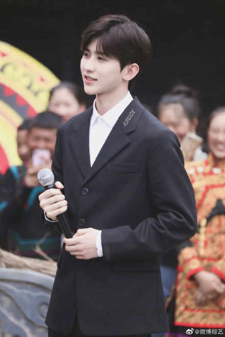 Hãy quên đi một Thái Từ Khôn mặt đầy makeup để đến với diện mạo gần như mặt mộc của anh Ảnh 13