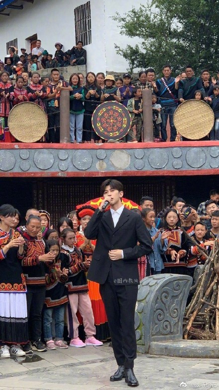 Hãy quên đi một Thái Từ Khôn mặt đầy makeup để đến với diện mạo gần như mặt mộc của anh Ảnh 12