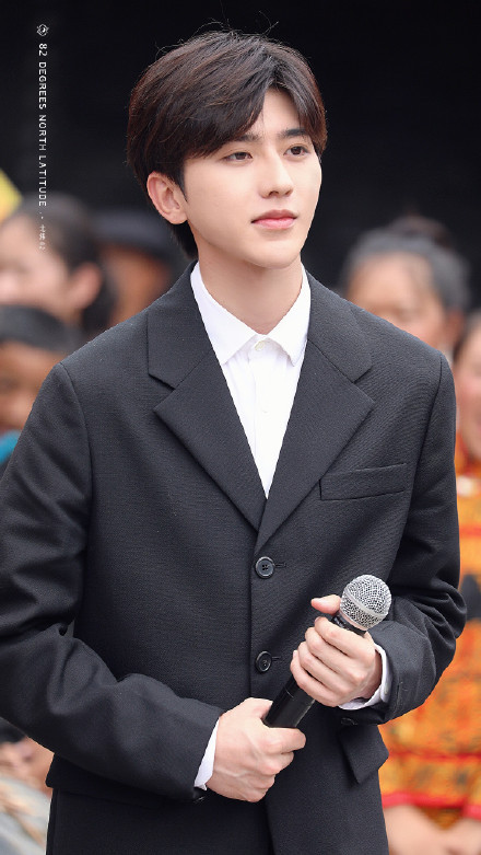 Hãy quên đi một Thái Từ Khôn mặt đầy makeup để đến với diện mạo gần như mặt mộc của anh Ảnh 17