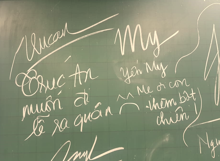 Buổi họp phụ huynh khiến ai cũng 'rưng rưng' nước mắt: Nguyên nhân là ở tấm bảng này! Ảnh 3