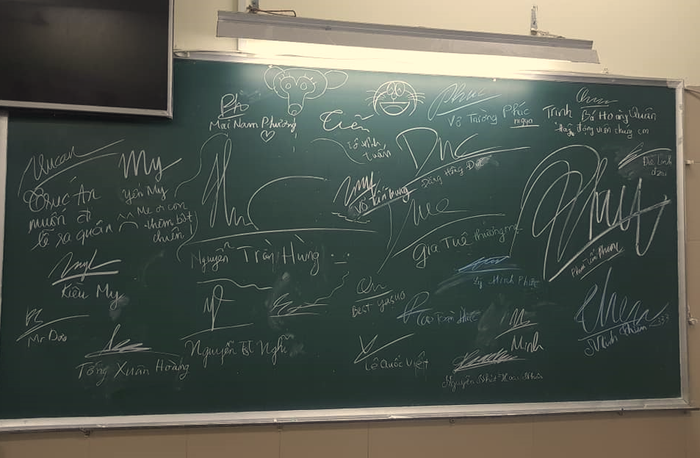 Buổi họp phụ huynh khiến ai cũng 'rưng rưng' nước mắt: Nguyên nhân là ở tấm bảng này! Ảnh 4