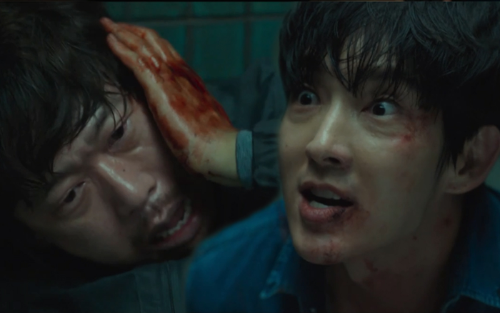 Tập 10 'Hoa của quỷ': Lee Joon Gi như muốn 'ăn tươi nuốt sống' tên sát nhân máu lạnh Ảnh 2