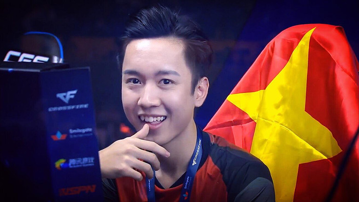 Rambo từng gây sốt cộng đồng nạng với vẻ ngoài điển trai