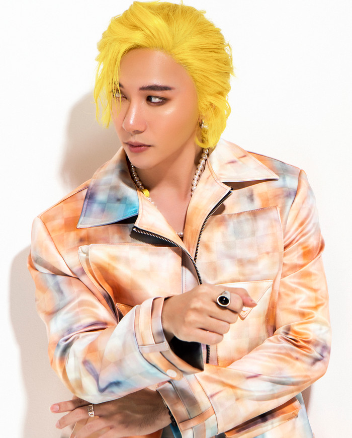 S.T Sơn Thạch còn chung tay quyên góp giúp Đà Nẵng phòng chống dịch bệnh.