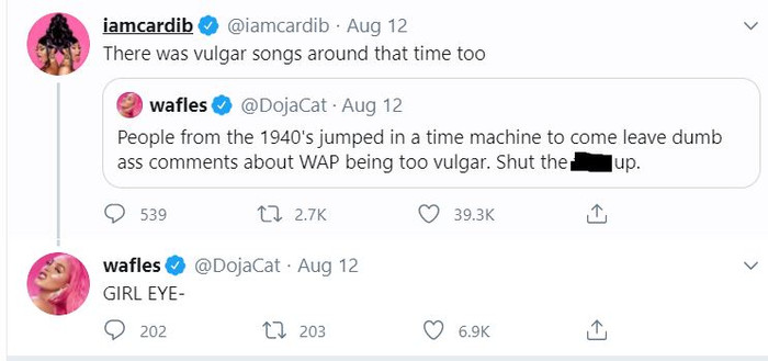 Cuộc trò chuyện dừng lại ở sự 'cạn lời' của Doja Cat được thể hiện rõ qua câu: 'GIRL EYE-' - tạm dịch là: 'Tôi...'