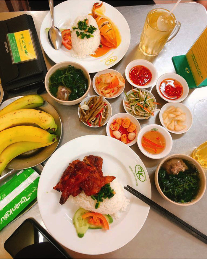 Món ăn kèm thôi cũng phong phú vậy rồi