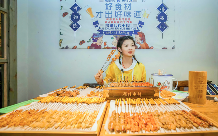 Vlogger ẩm thực Trung Quốc hết thời 'ăn để diễn', bị cấm tiệt hành vi lãng phí thức ăn Ảnh 2