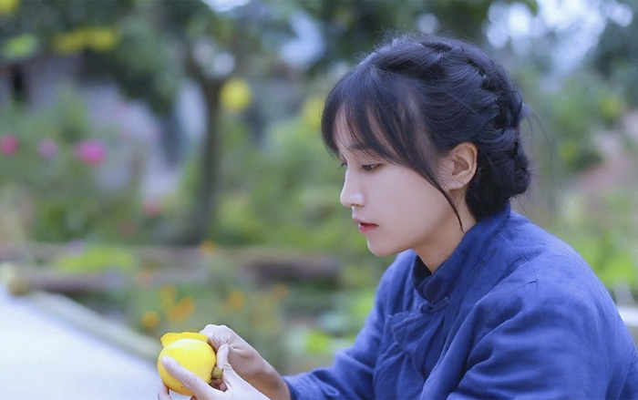 Lý Tử Thất là một trong vlogger ẩm thực nổi tiếng tại Trung Quốc. (Ảnh: 李子柒)